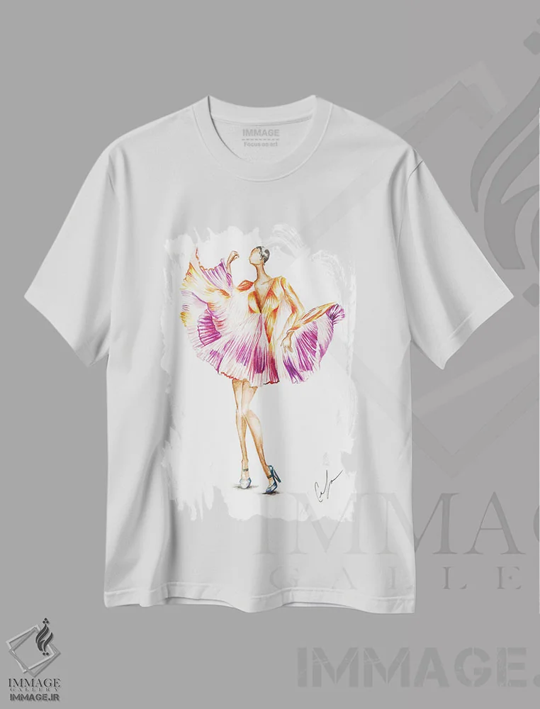 تیشرت سفید طرح دار پلیسه روی پلیسه، تزئینی اثر کلر تامپسون | immage.ir