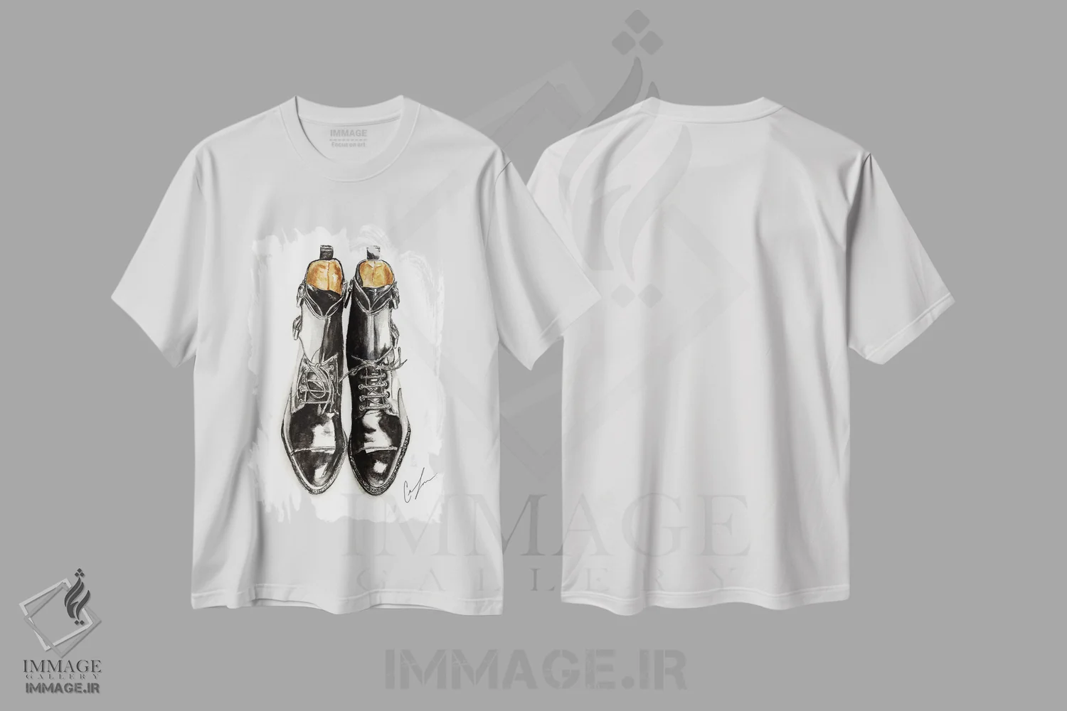تیشرت سفید طرح دار چکمه های مشکی، تزئینی اثر کلر تامپسون | فروشگاه ایماژ