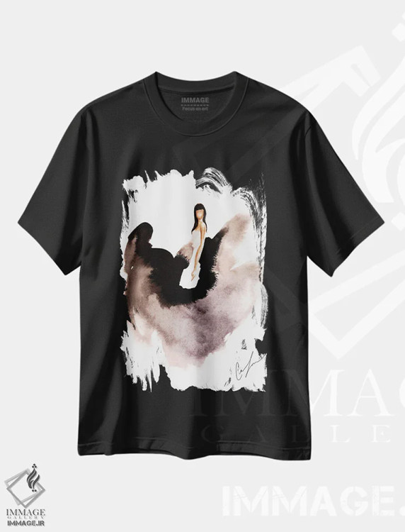 تیشرت مشکی طرح دار قوی سیاه، تزئینی اثر کلر تامپسون | immage.ir