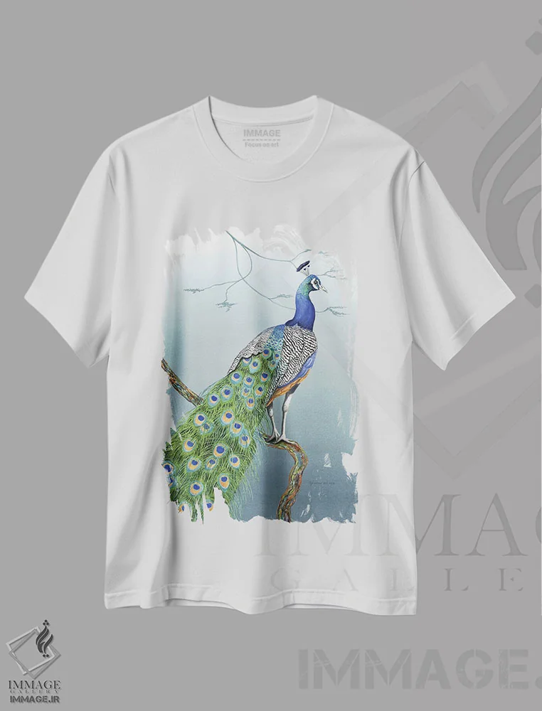 تیشرت سفید طرح دار باشکوه مثل یک طاووس، تزئینی اثر کریستین ریشو | فروشگاه ایماژ