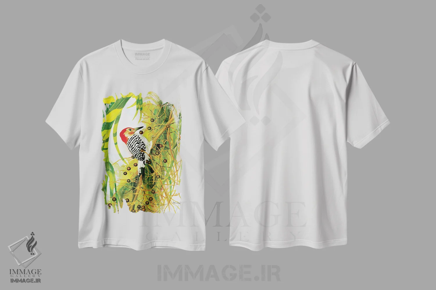 تیشرت سفید طرح دار دارکوب شکم قرمز، تزئینی اثر کریستین ریشو | فروشگاه ایماژ