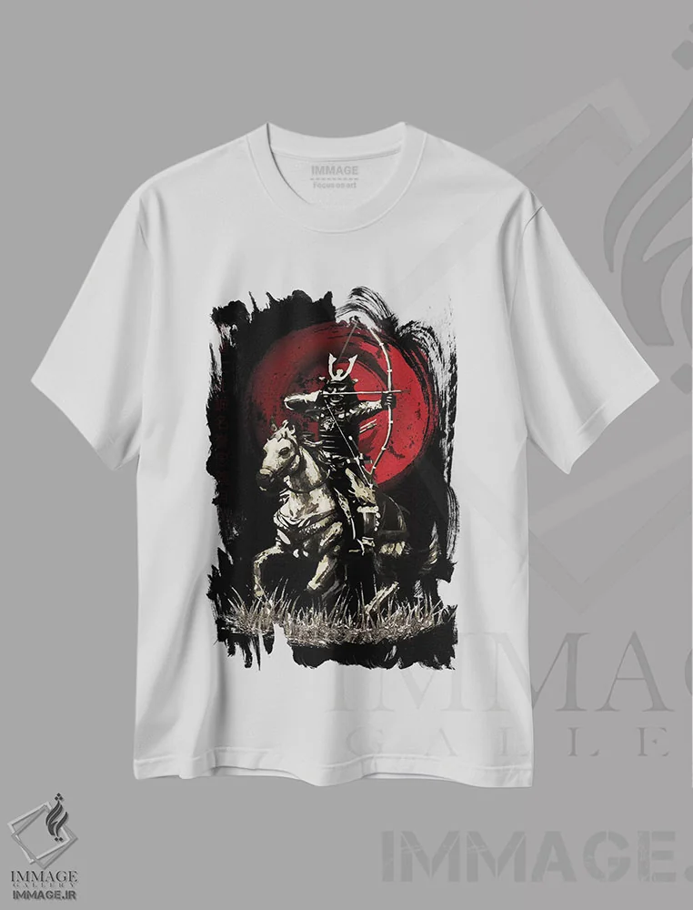 تیشرت سفید طرح دار سامورایی بوشیدو یابوسامه تیرانداز سوار بر اسب، دکور آسیایی اثر کورنل ولاد | فروشگاه ایماژ