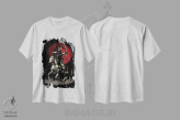 تیشرت سفید طرح دار سامورایی بوشیدو یابوسامه تیرانداز سوار بر اسب، دکور آسیایی اثر کورنل ولاد | فروشگاه ایماژ