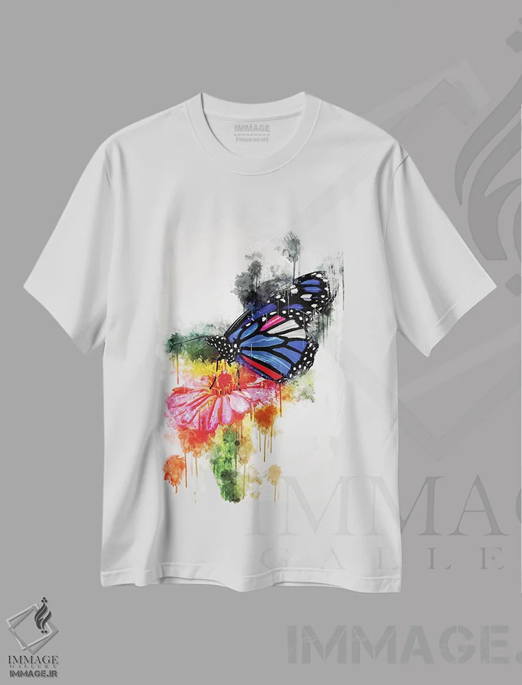 تیشرت سفید طرح دار پروانه روی گل، تزئینی اثر کورنل ولاد | immage.ir