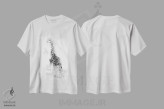تیشرت سفید طرح دار زرافه سیاه و سفید، تزئینی اثر کورنل ولاد | immage.ir