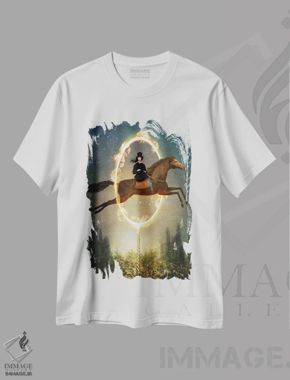 تیشرت سفید طرح دار شوالیه چوبدست ها، هنر فاخر معاصر اثر کاترین ولز-استاین | immage.ir