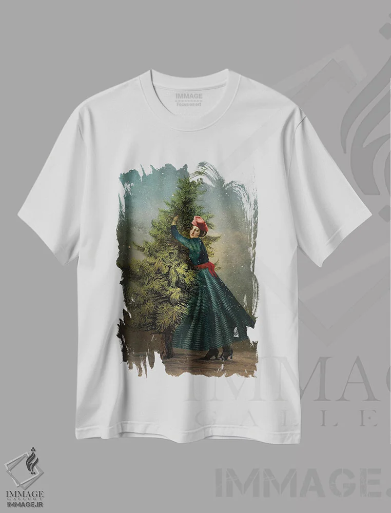 تیشرت سفید طرح دار درخت کاج، هنر فاخر معاصر اثر کاترین ولز-استاین | immage.ir