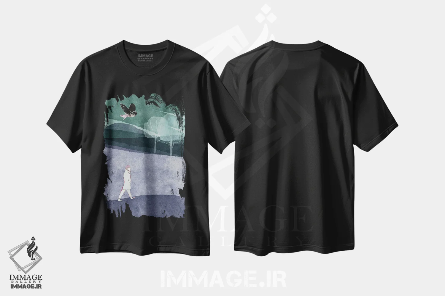 تیشرت مشکی طرح دار او قدم می زند، هنر دیجیتال اثر کلر وست وود | فروشگاه ایماژ