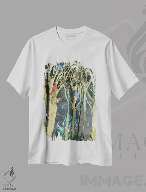 تیشرت سفید طرح دار در جنگل، هنر دیجیتال اثر کلر وست وود | فروشگاه ایماژ
