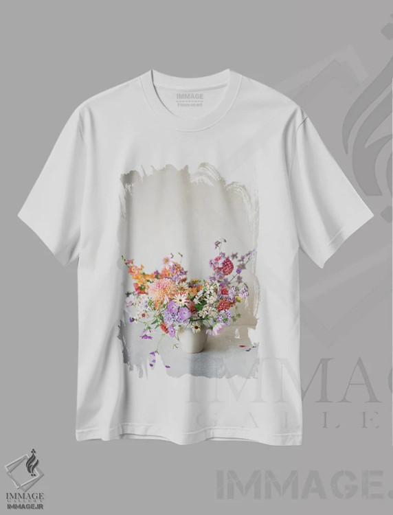 تیشرت سفید طرح دار شمعدانی روزان، مدیوم اثر کورنلیا وبر | فروشگاه ایماژ