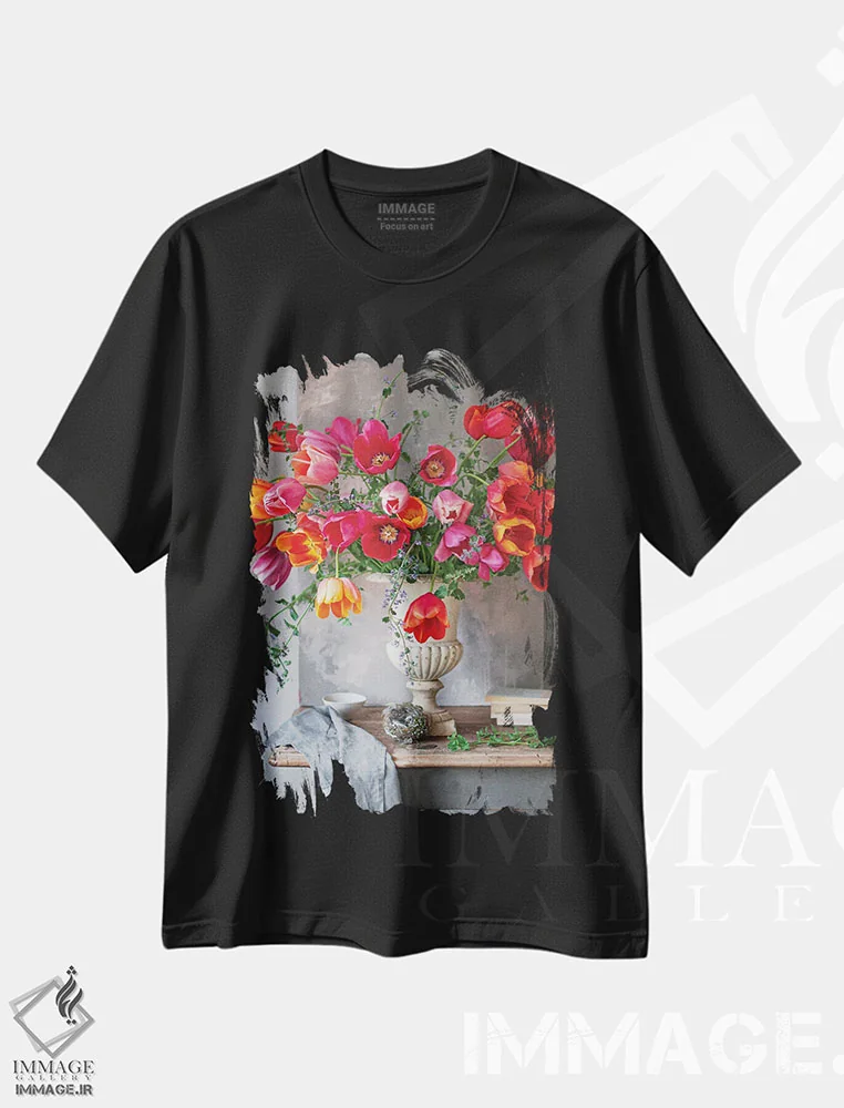 تیشرت مشکی طرح دار لاله های فرانسوی، مدیوم اثر کورنلیا وبر | فروشگاه ایماژ