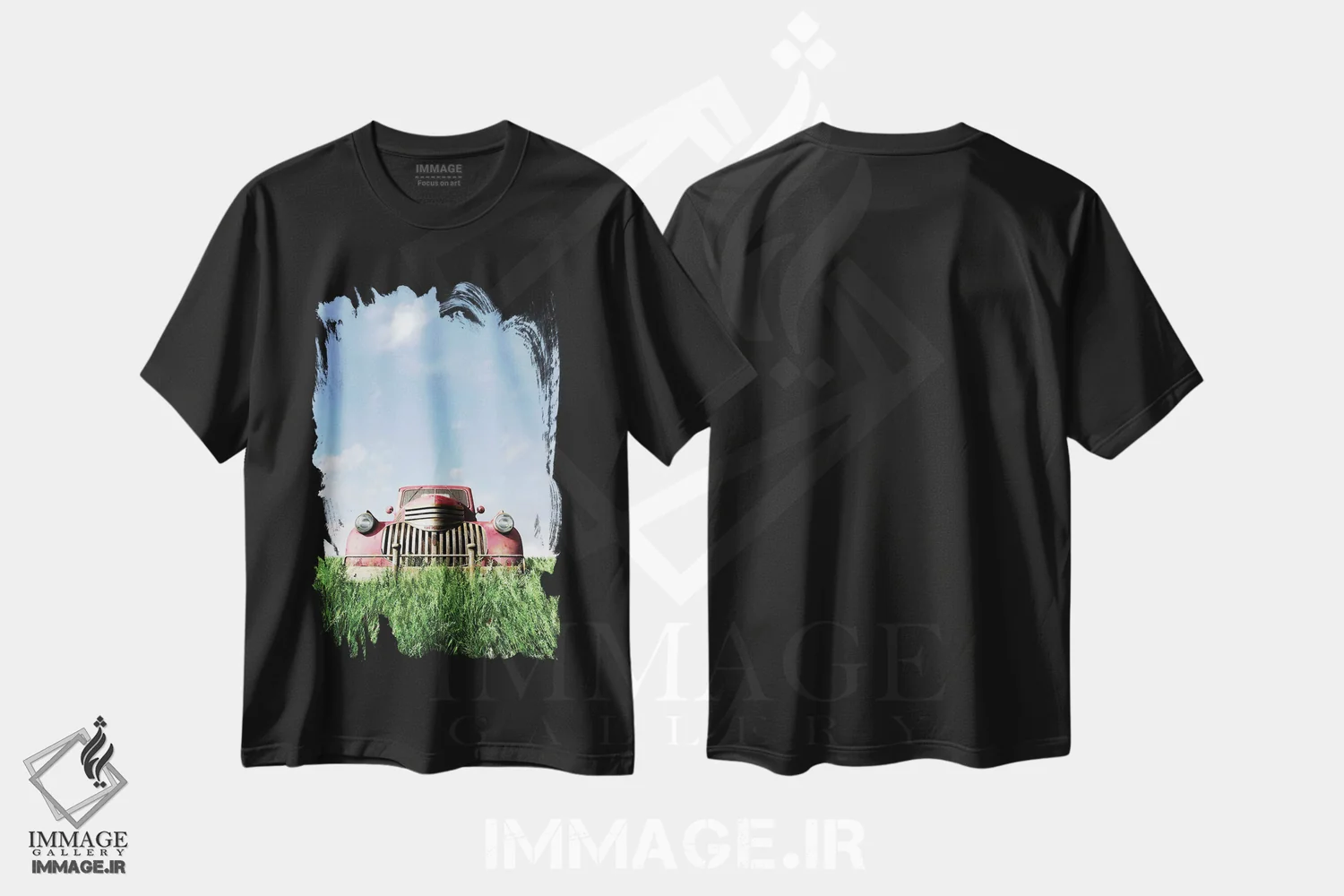 تیشرت مشکی طرح دار کامیون قرمز، هنر دیجیتال اثر سینتیا دکر | فروشگاه ایماژ