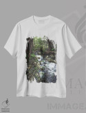 تیشرت سفید طرح دار نهر جنگلی، هنر دیجیتال اثر سینتیا دکر | immage.ir