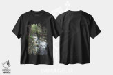 تیشرت مشکی طرح دار نهر جنگلی، هنر دیجیتال اثر سینتیا دکر | فروشگاه ایماژ