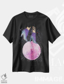تیشرت مشکی طرح دار رقصیدن زیر نور ماه، باربیکور اثر کروموآی | فروشگاه ایماژ