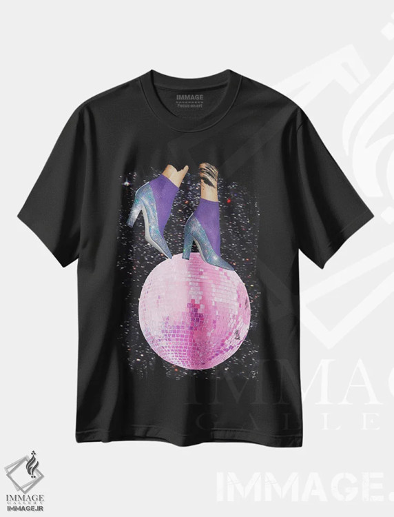 تیشرت مشکی طرح دار رقصیدن زیر نور ماه، باربیکور اثر کروموآی | فروشگاه ایماژ