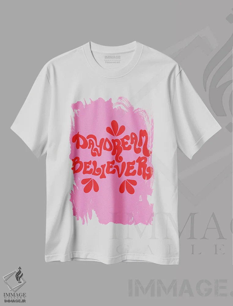 تیشرت سفید طرح دار کسی که به رویاهایش ایمان دارد، تزئینی اثر کروموآی | فروشگاه ایماژ