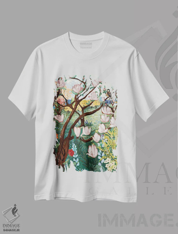 تیشرت سفید طرح دار شکوفه های مگنولیا، هنر فاخر معاصر اثر دبورا ایو آلاسترا | immage.ir