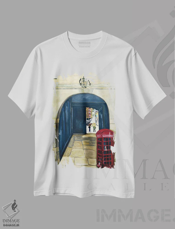 تیشرت سفید طرح دار کابین تلفن قرمز، هنر فاخر معاصر اثر دبورا ایو آلاسترا | فروشگاه ایماژ