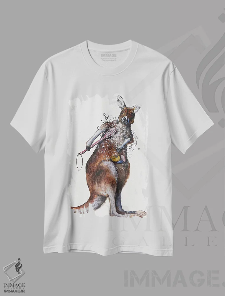 تیشرت سفید طرح دار حیوانات حمام ۴، مدیوم اثر دانا بروکس | فروشگاه ایماژ