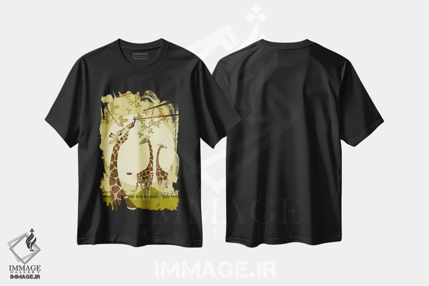 تیشرت مشکی طرح دار زرافه ها، تزئینی اثر دیتِر براون | فروشگاه ایماژ