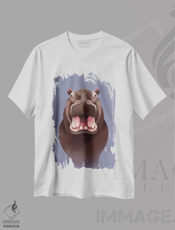 تیشرت سفید طرح دار اسب آبی، تزئینی اثر دیتِر براون | immage.ir