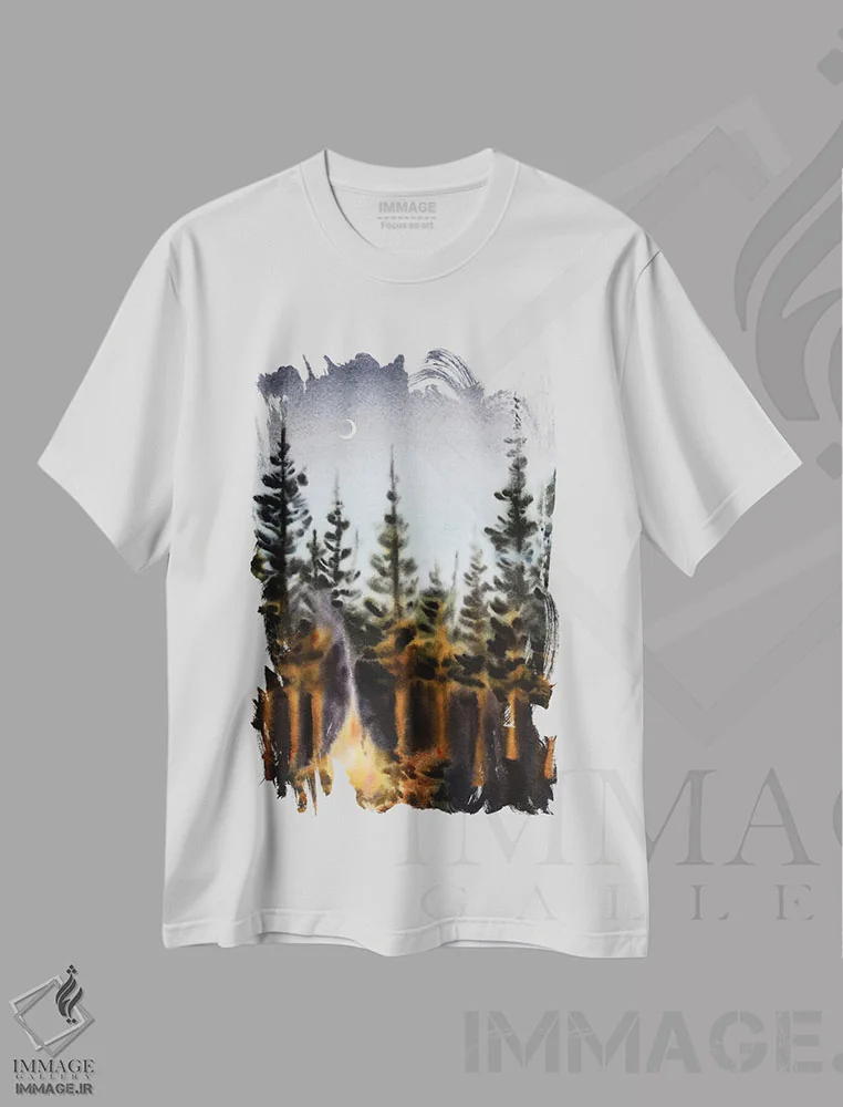تیشرت سفید طرح دار شب شگفت انگیز در جنگل، دکور کلبه و لژ اثر دلنارا ال | فروشگاه ایماژ