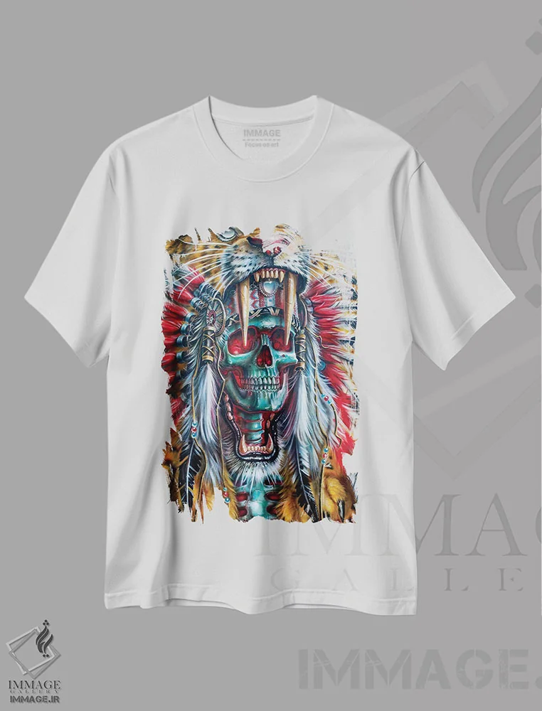 تیشرت سفید طرح دار جنگجوی دندان خنجری، هنر فاخر معاصر اثر درک تورکوت | immage.ir