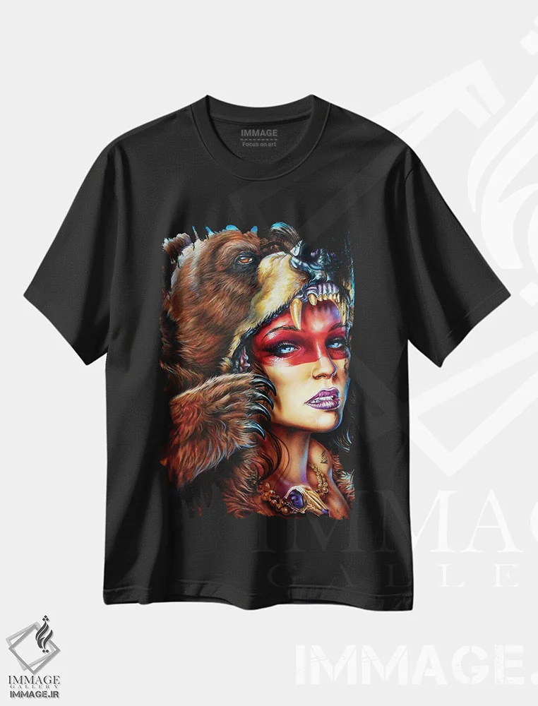 تیشرت مشکی طرح دار کلاه پوست خرسی، هنر فاخر معاصر اثر درک تورکوت | immage.ir