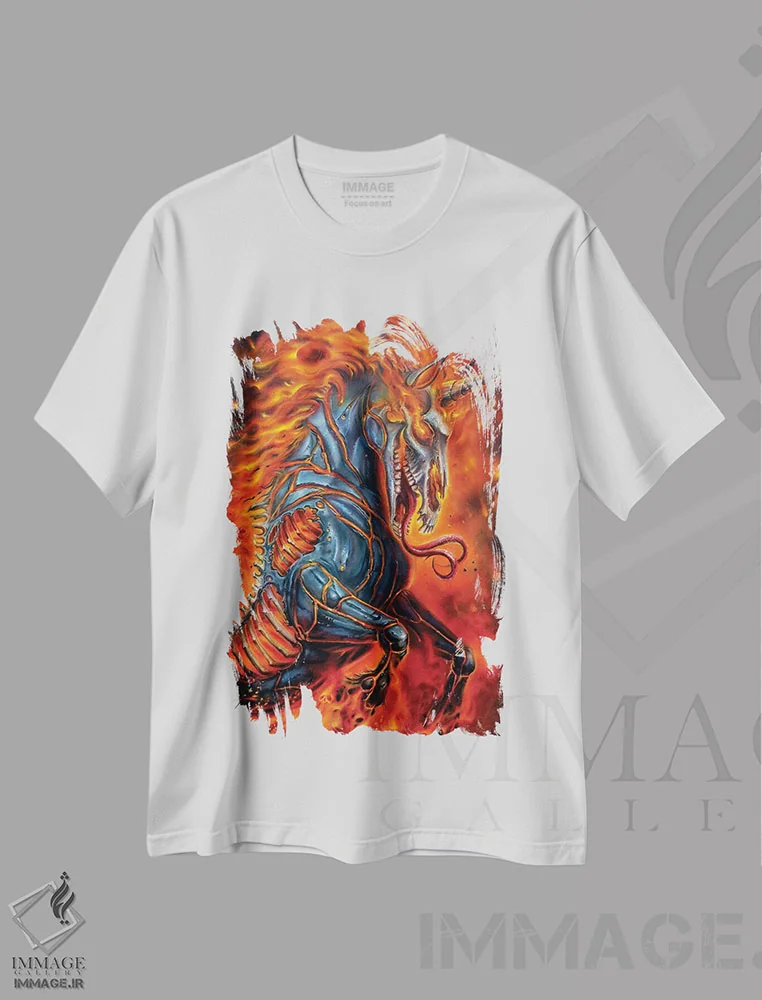 تیشرت سفید طرح دار اسب تک شاخ فلزی، هنر فاخر معاصر اثر درک تورکوت | فروشگاه ایماژ