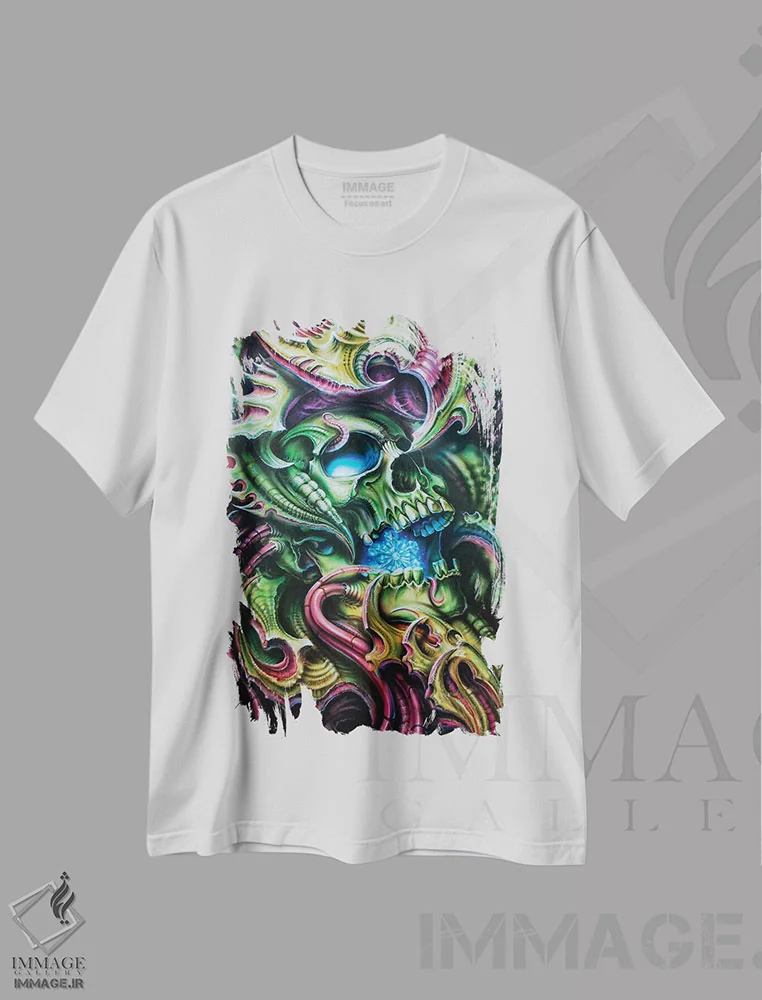 تیشرت سفید طرح دار ماشین برف ساز زیستی، هنر فاخر معاصر اثر درک تورکوت | immage.ir