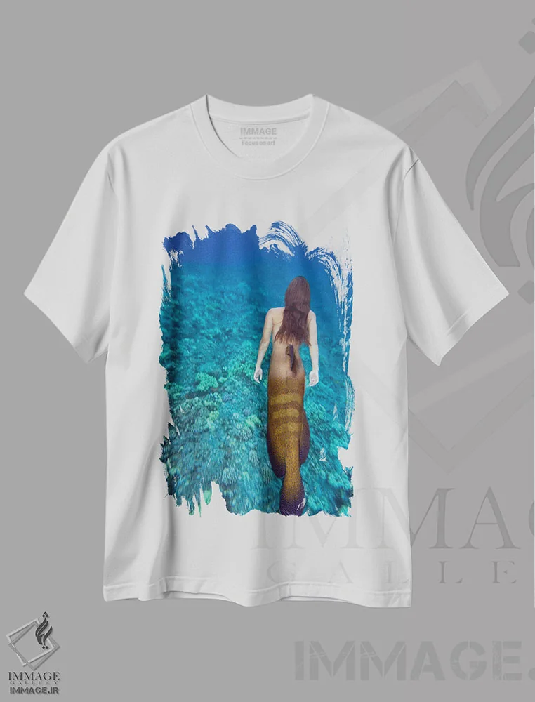 تیشرت سفید طرح دار تصویر ترکیبی دیجیتالی: پری دریایی و ماموت پشمالو، مدیوم اثر دیوید فلیتهام | فروشگاه ایماژ