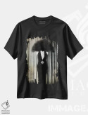 تیشرت مشکی طرح دار بر اساس یک داستان واقعی، عکاسی فیگوراتیو اثر دوریت فوگ | فروشگاه ایماژ