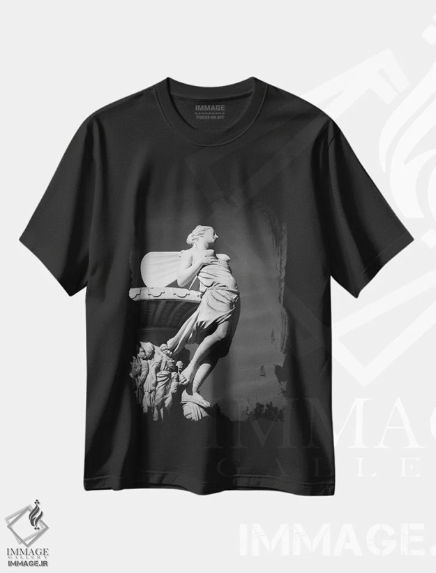 تیشرت مشکی طرح دار روان، عکاسی سیاه و سفید اثر دوریت فوگ | فروشگاه ایماژ
