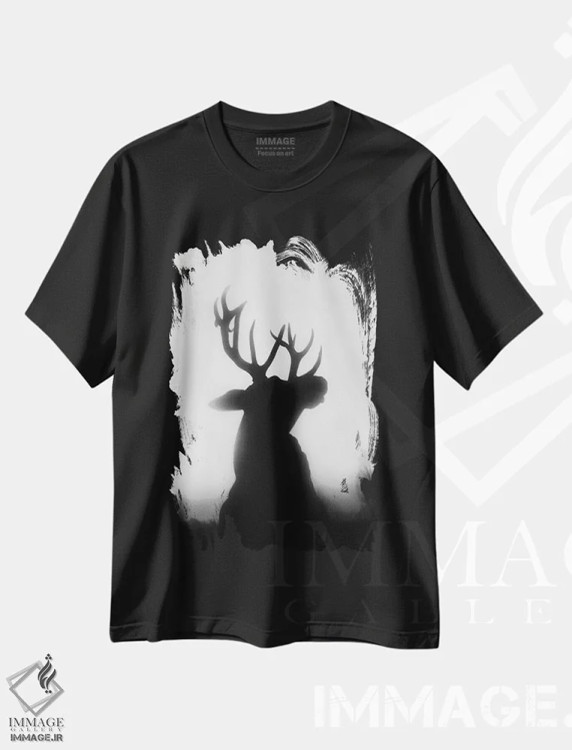 تیشرت مشکی طرح دار غرش، عکاسی سیاه و سفید اثر دوریت فوگ | immage.ir