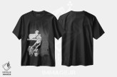 تیشرت مشکی طرح دار روان، عکاسی سیاه و سفید اثر دوریت فوگ | فروشگاه ایماژ