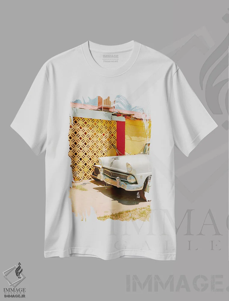 تیشرت سفید طرح دار بازگشت به دهه شصت میلادی، مدیوم اثر دنیل گارسیا | immage.ir