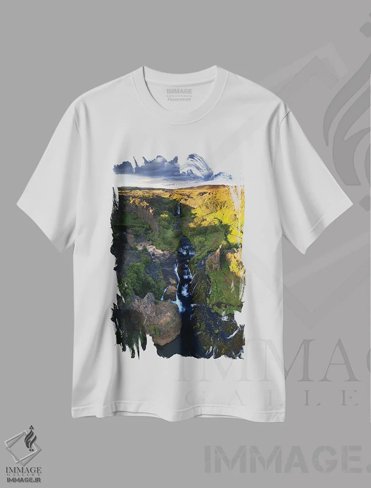 تیشرت سفید طرح دار بهشت آبشارهای ایسلندی از بالا، مدیوم اثر دنیل گاستاگر | immage.ir