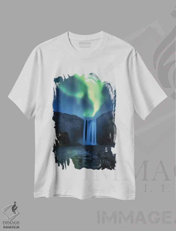 تیشرت سفید طرح دار رقص شفق قطبی بر فراز اسکوگافوس، مدیوم اثر دنیل گاستاگر | immage.ir