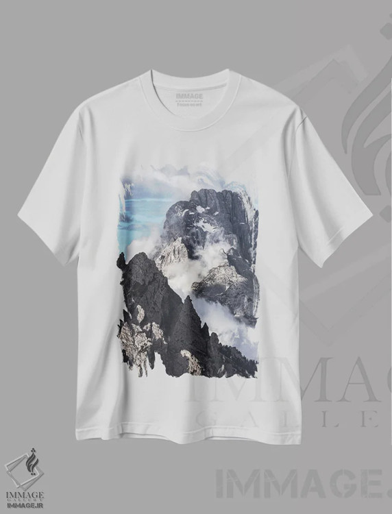 تیشرت سفید طرح دار کوه های دراماتیک در دولومیت، مدیوم اثر دنیل گاستاگر | فروشگاه ایماژ