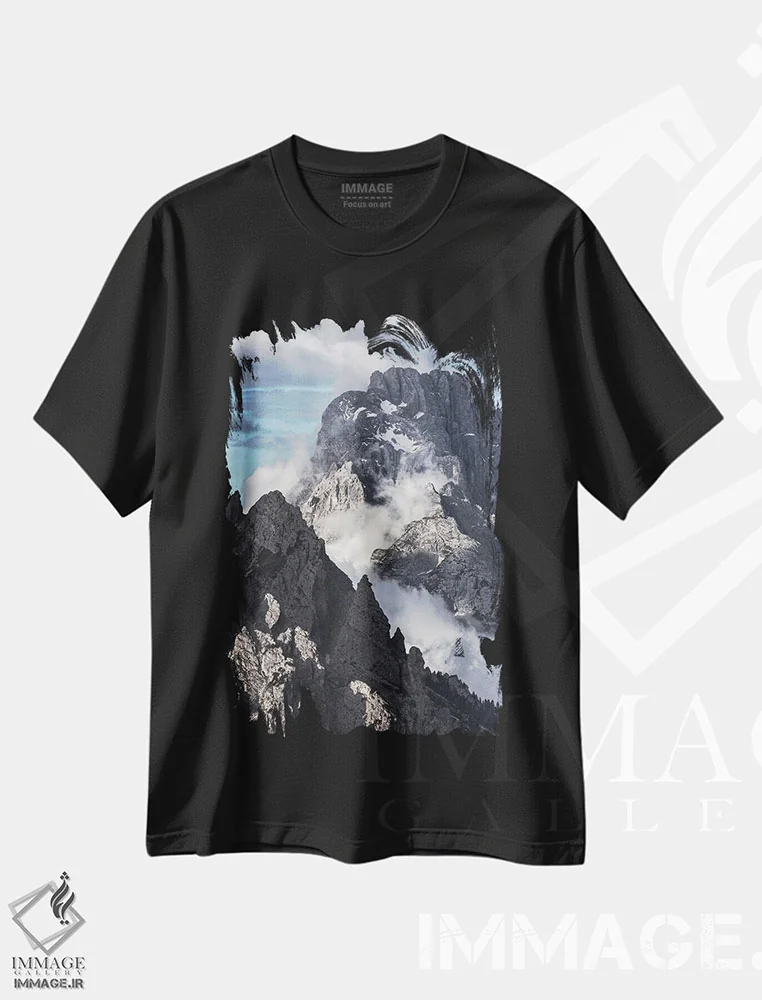 تیشرت مشکی طرح دار کوه های دراماتیک در دولومیت، مدیوم اثر دنیل گاستاگر | immage.ir