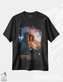 تیشرت مشکی طرح دار غروب شعله ور در تره چیمه دی لاواردو، مدیوم اثر دنیل گاستاگر | فروشگاه ایماژ