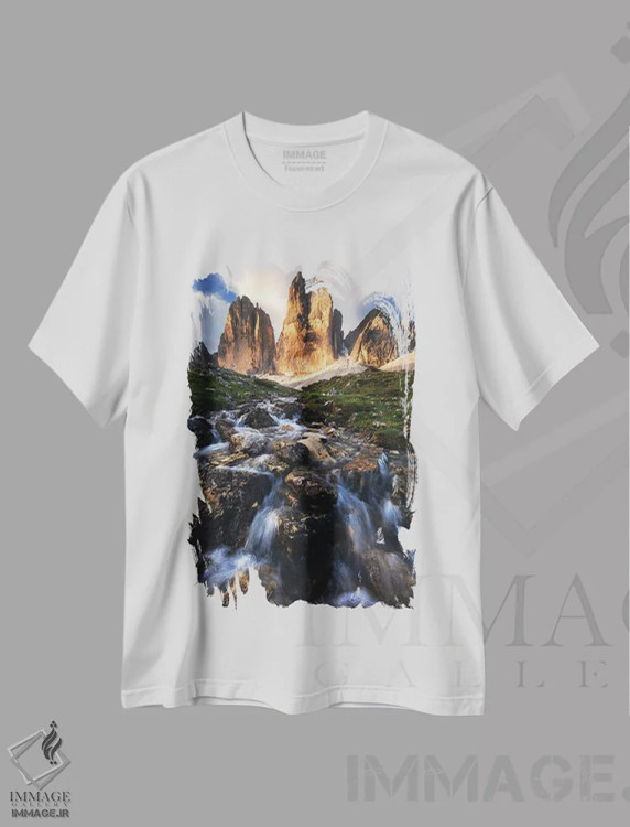 تیشرت سفید طرح دار صبح تابستانی در تره چیمه دی لاواردو، مدیوم اثر دنیل گاستاگر | فروشگاه ایماژ