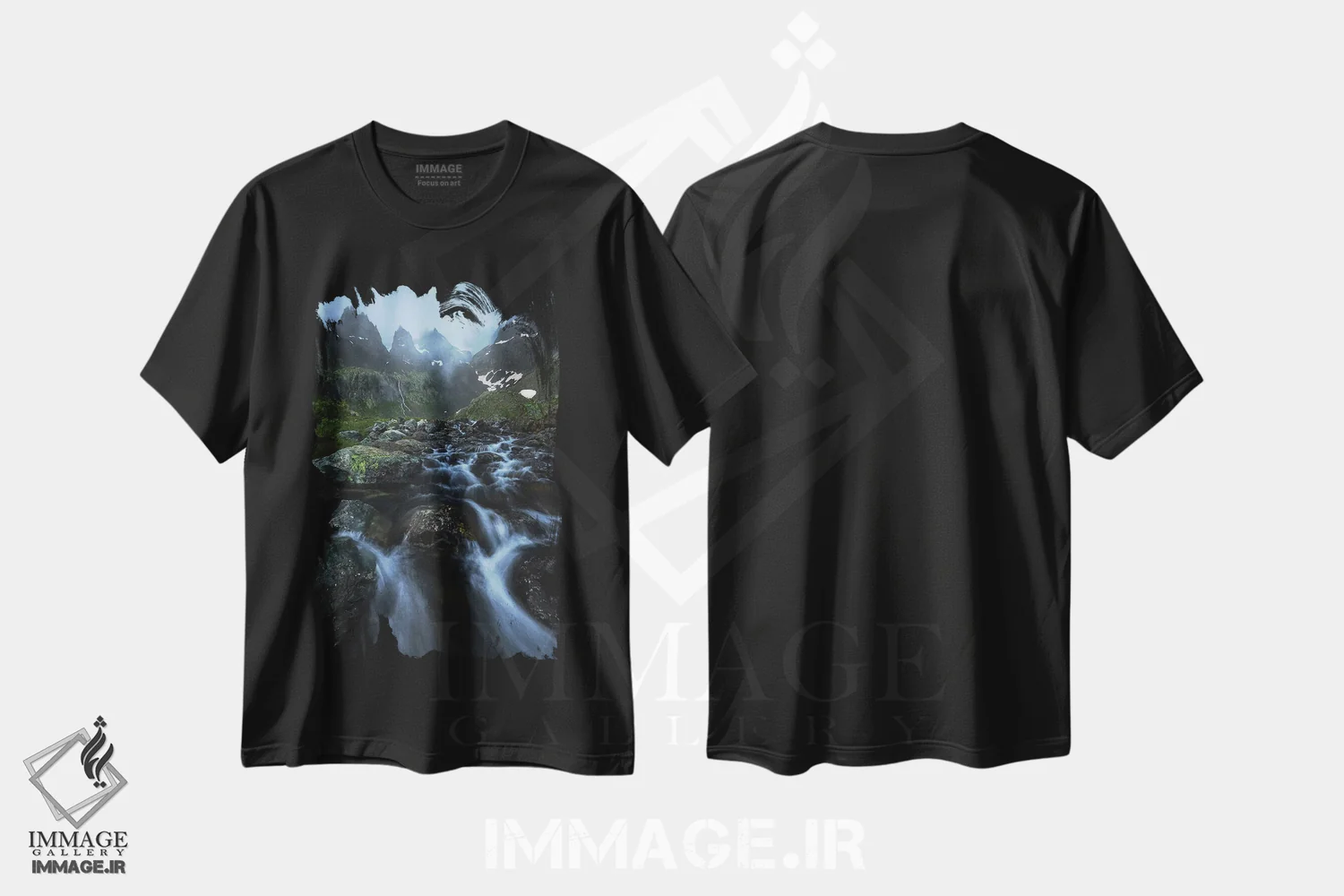 تیشرت مشکی طرح دار منظرهٔ آلپ مرتفع ابری در آلپ فرانسه، مدیوم اثر دنیل گاستاگر | فروشگاه ایماژ