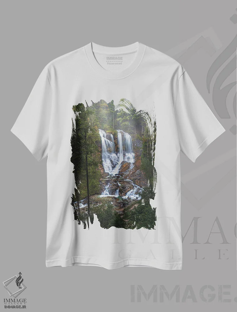 تیشرت سفید طرح دار نمای آبشار مه آلود، مدیوم اثر دنیل گاستاگر | فروشگاه ایماژ