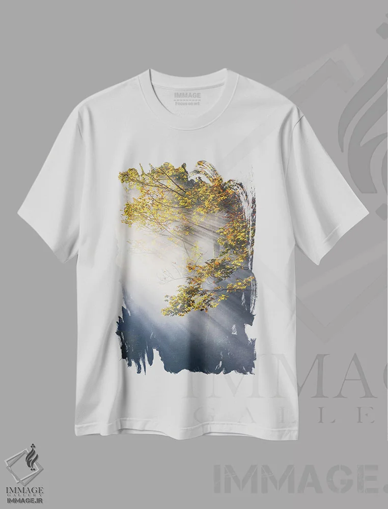 تیشرت سفید طرح دار صبح پاییزی مه آلود در جنگل، مدیوم اثر دنیل گاستاگر | immage.ir