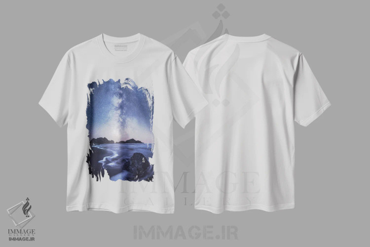 تیشرت سفید طرح دار راه شیری بالای ساحل اورگن، مدیوم اثر دنیل گاستاگر | immage.ir