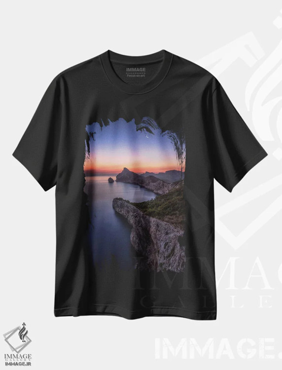 تیشرت مشکی طرح دار طلوع در فورمنتور، مدیوم اثر دنیل گاستاگر | immage.ir