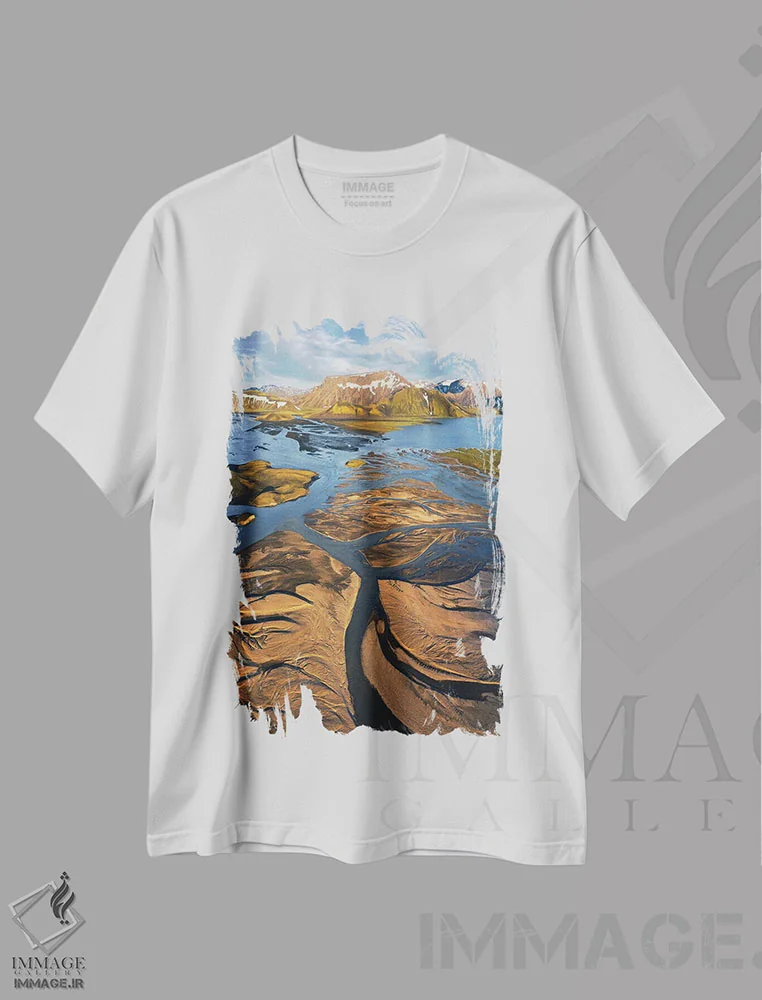 تیشرت سفید طرح دار دلتا طلایی ارتفاعات ایسلند، مدیوم اثر دنیل گاستاگر | فروشگاه ایماژ