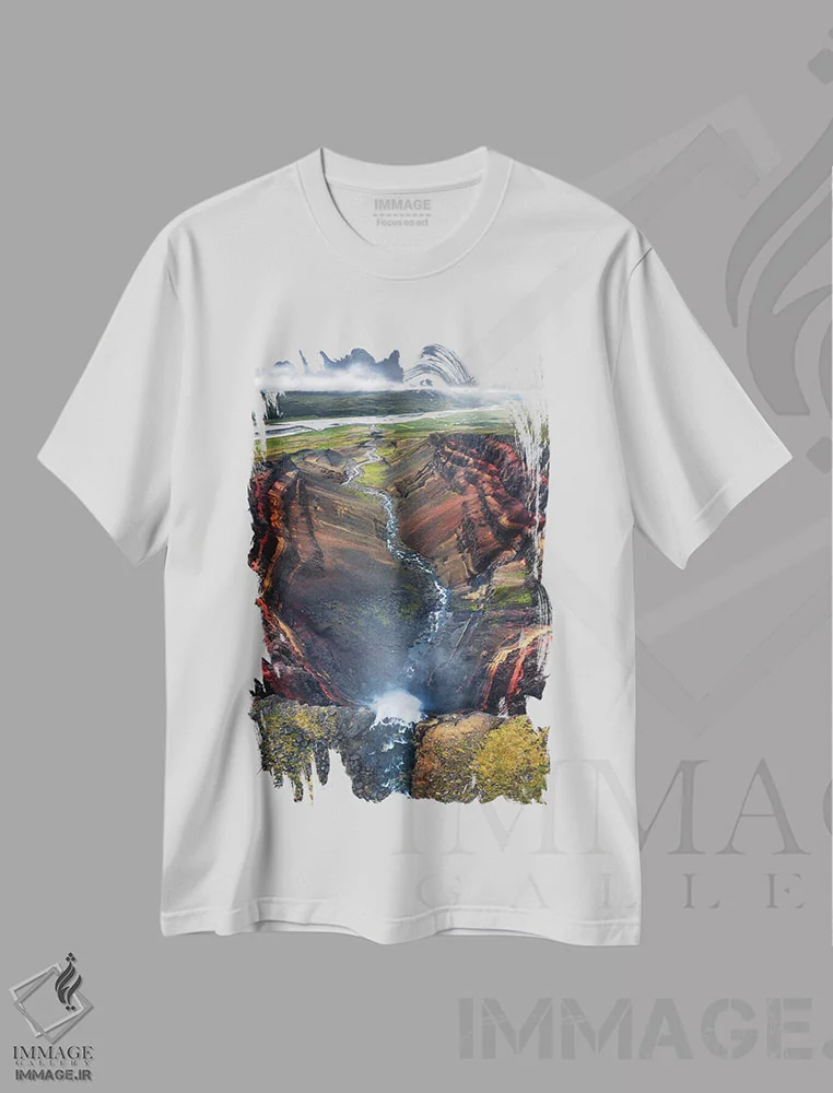 تیشرت سفید طرح دار نما از بالای آبشار در ایسلند، مدیوم اثر دنیل گاستاگر | immage.ir